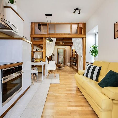 La Guardia Apartment With Free Private Parking غييكا المظهر الخارجي الصورة